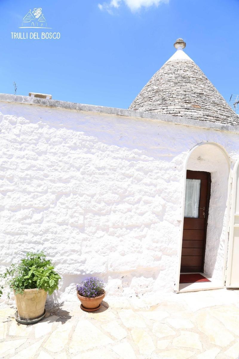 Trulli Del Bosco Bed & Breakfast Alberobello Exterior photo