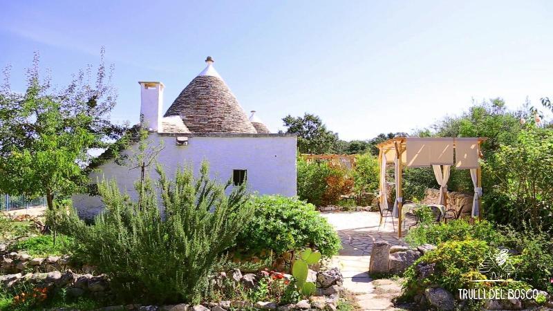 Trulli Del Bosco Bed & Breakfast Alberobello Exterior photo